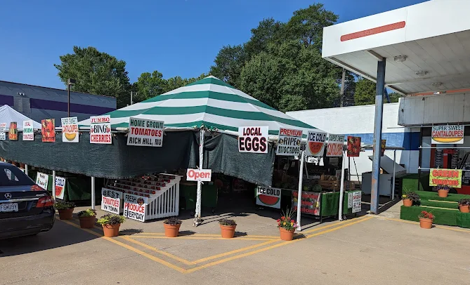 Everyday Produce storefront with colorful signs
